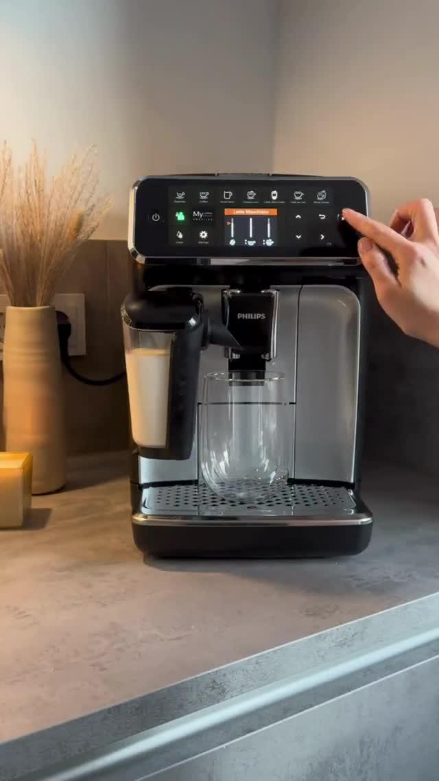 Philips LatteGo 5400 Kaffeevollautomat Schwarz Chrom